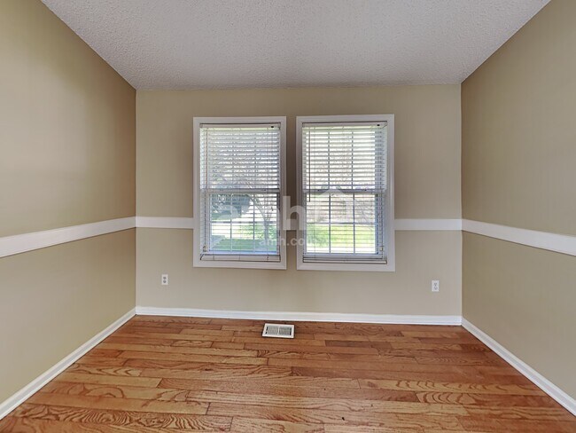 Photo - 4001 Mantua Way