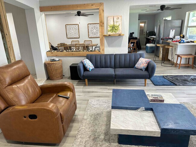 Photo - 1203 N Saturn Ave