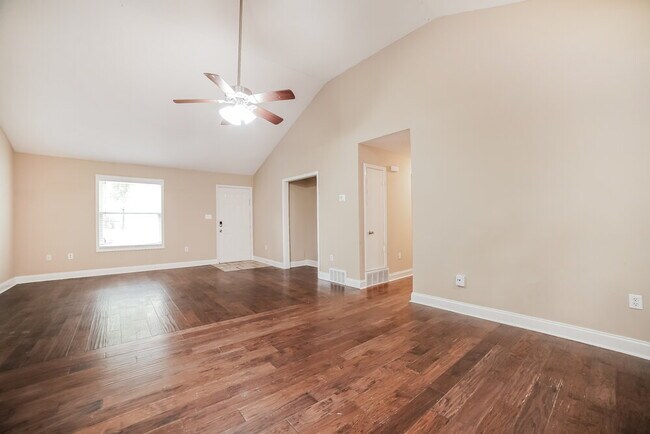 Photo - 732 Charter Oak Dr