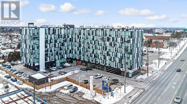 Photo - 1900 Simcoe St N Unit 413