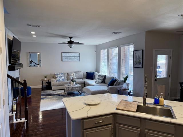 Photo - 6005 Blue Spruce Ln