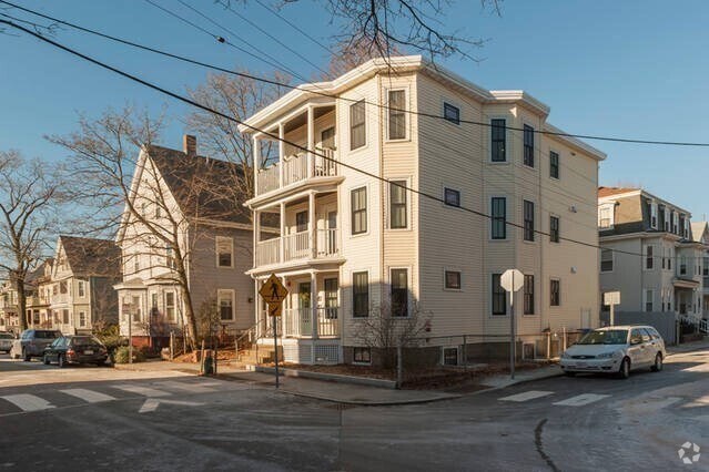 Building Photo - 17 Meacham Rd Unit 2 Rental