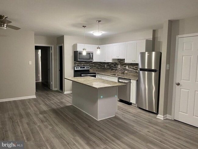 Building Photo - 6220 Edsall Rd Unit 401