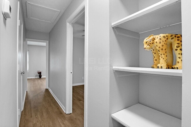 Photo - 645 Dr W. J. Hodge St