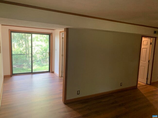 Photo - 103 Cloverhill Ct