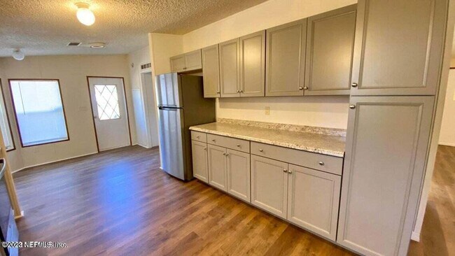 Photo - 650 S W Orange Ave