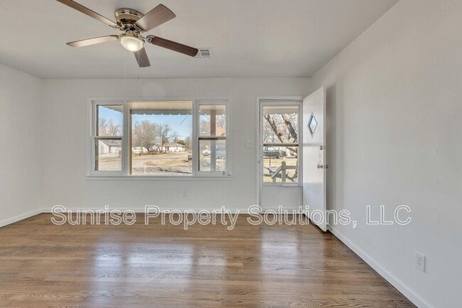 Photo - 300 SE 48th St