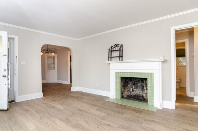 Photo - 229 Lullwater Dr