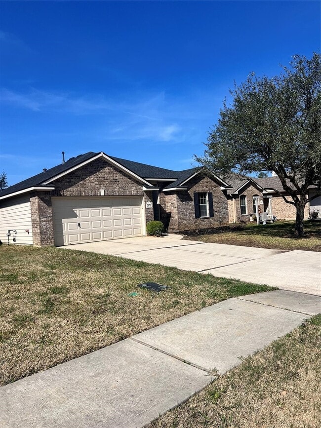 Photo - 2071 Midlane Drive