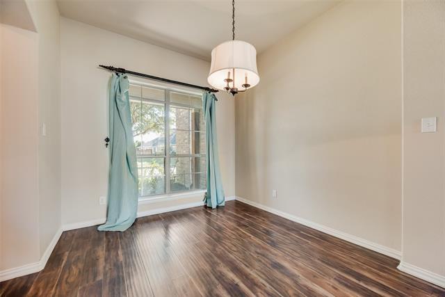 Photo - 1010 Newington Circle