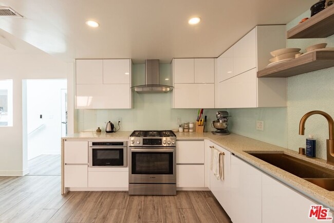 Photo - 6835 Pacific View Dr