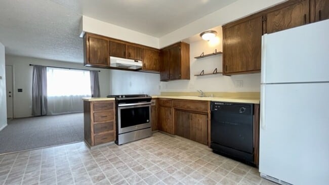 Photo - 992 Fair Oaks Ave Unit 992 Fair Oaks Ave.  B