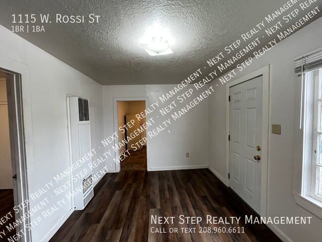 Photo - 1115 Rossi St