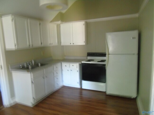 Photo - 521 Oshaughnessy Ave NE