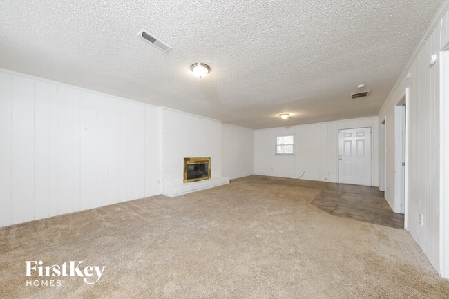 Photo - 160 Rhyne Ct