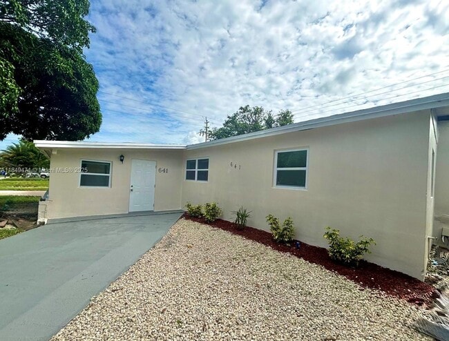 Building Photo - 641 N 70th Ave Rental