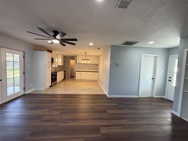 Photo - 6101 Melody Ln