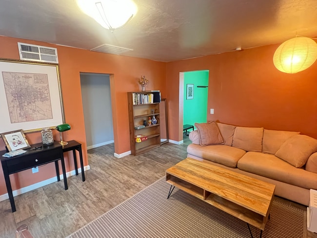 Photo - 1337 W El Rio Dr