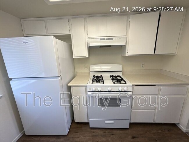 3739 W Myrtle Ct