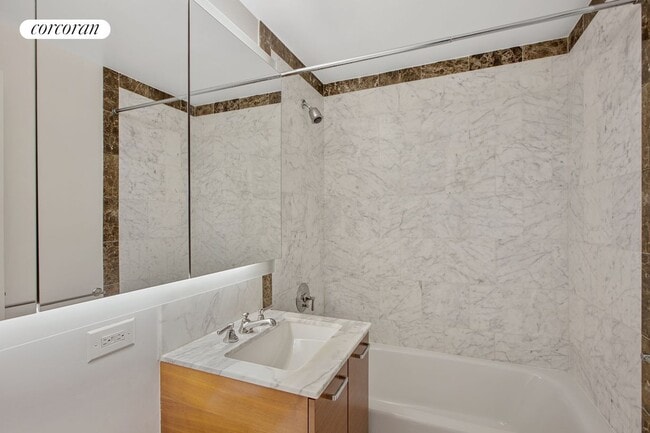 Photo - 415 E Main St