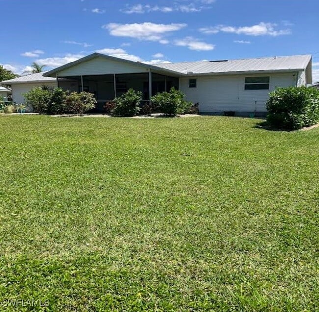 Photo - 893 E Valley Dr