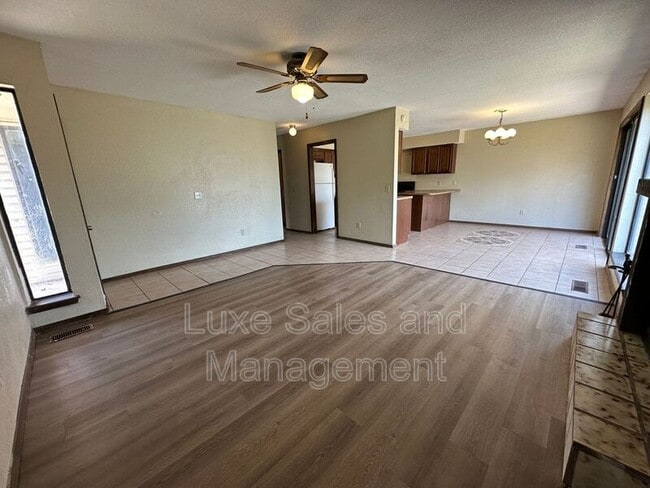 3718 Southwind Ave
