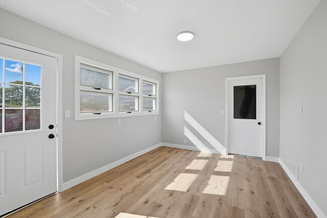 Photo - 259 Cossairt Ave