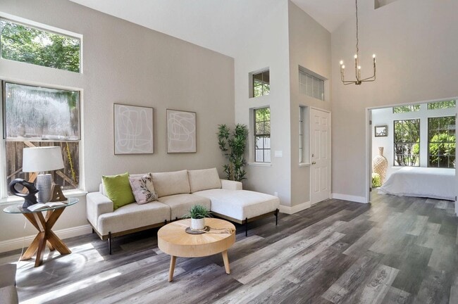 Photo - 2056 Middle River Dr