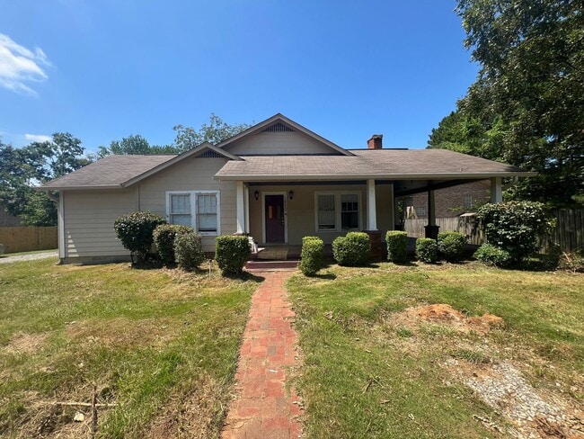 Building Photo - 4 bedroom 4 bathroom off Veterans Memorial... Rental