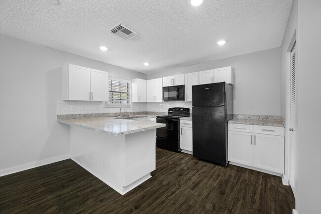 Photo - 7110 Tudor Ln Unit 7161 Tudor Lane