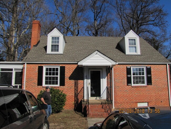 Building Photo - 7609 Woodman Rd Unit 1 - Downstairs