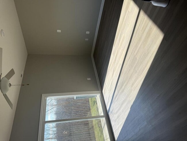 Photo - 185 Hampstead Blvd