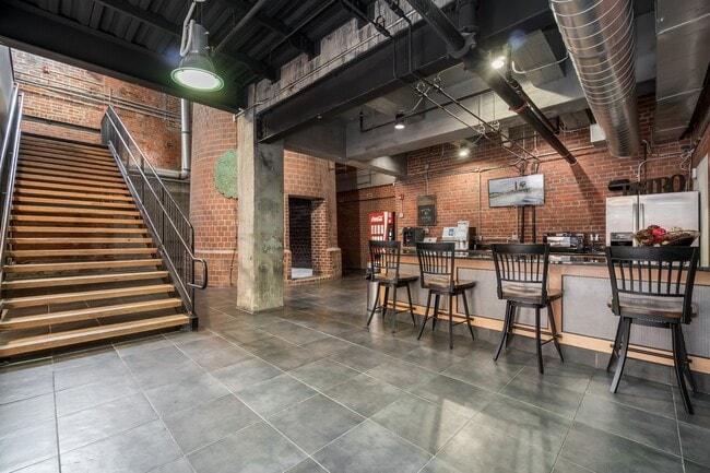 DSC01597-Edit - American Tobacco Center