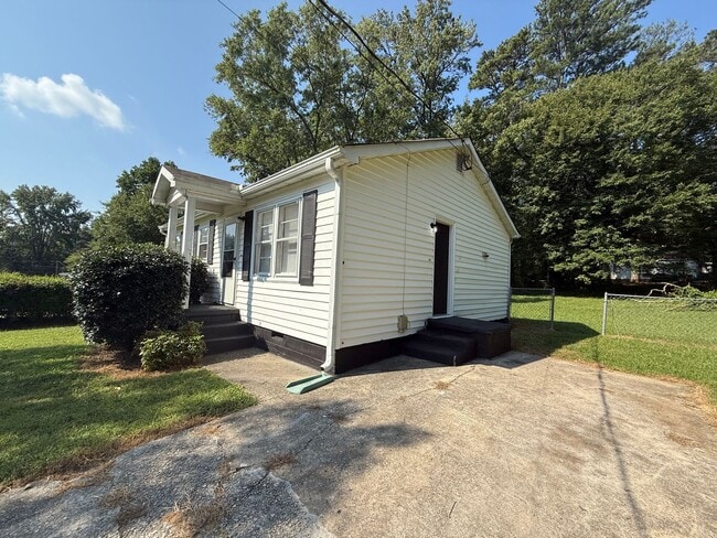 Photo - Charming 3 bedroom Bungalow