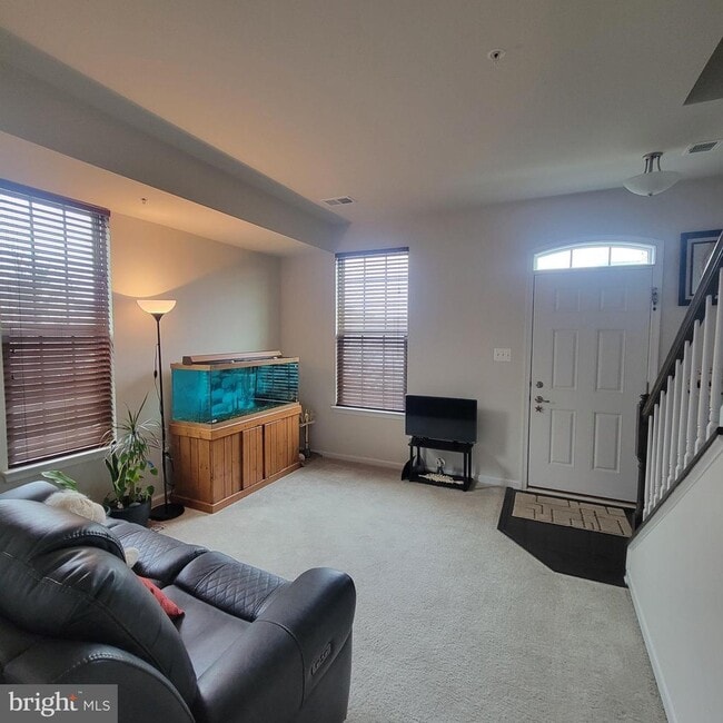 Building Photo - 2922 Glendale Ave