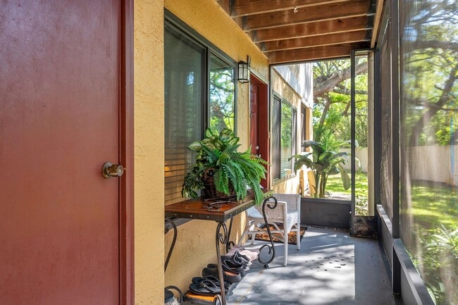 Photo - Quiet 3 bedroom 2 Bathroom Condo Unit in C...