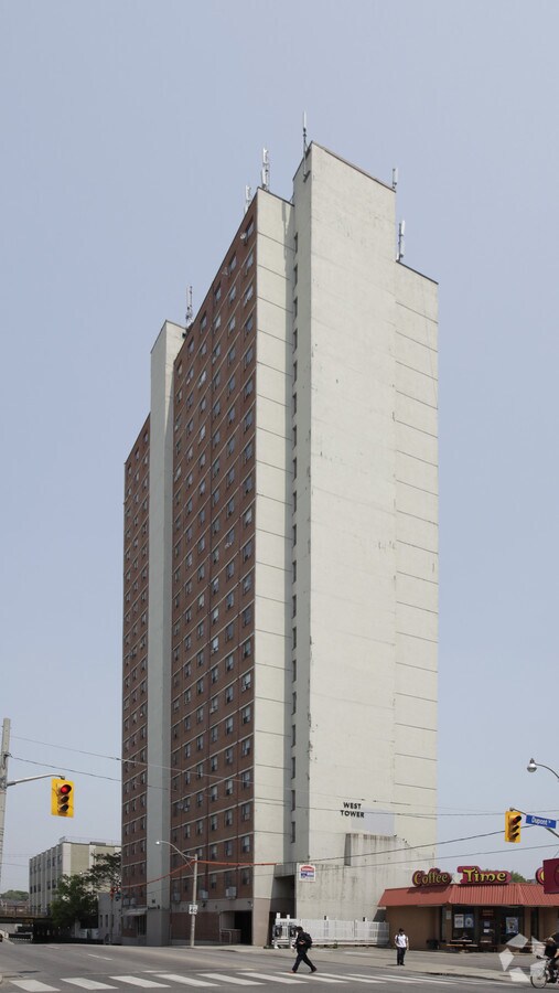 Photo - 1011 Lansdowne Ave Apartments