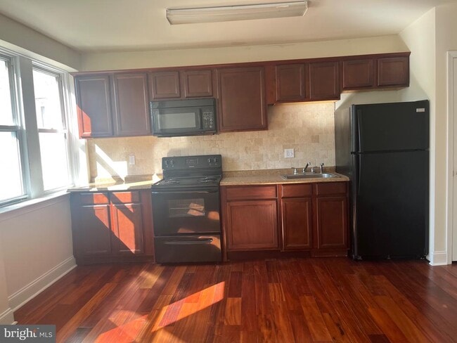 Photo - 740 Vernon Rd