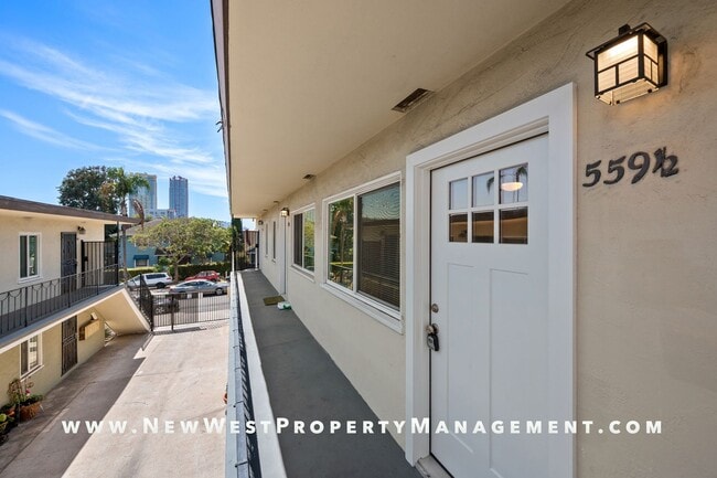 Photo - Upgraded top floor Sherman Heights 1-bedroom, available now! Unit 1/2
