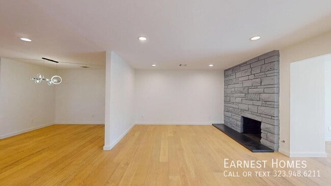 8551 Wilbur Ave
