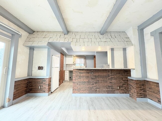 Photo - 3627 Hazelhurst Ave