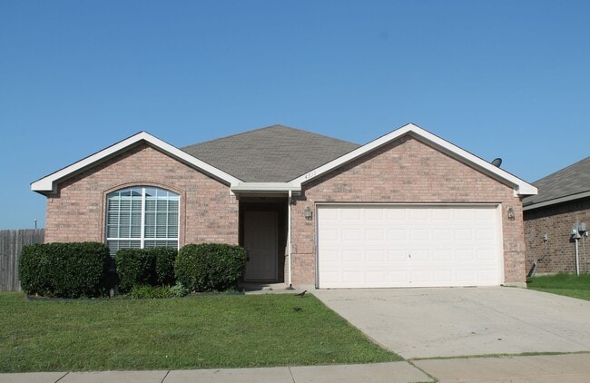 Building Photo - Well Maintained 4/2/2 Home Nestled on Corn...