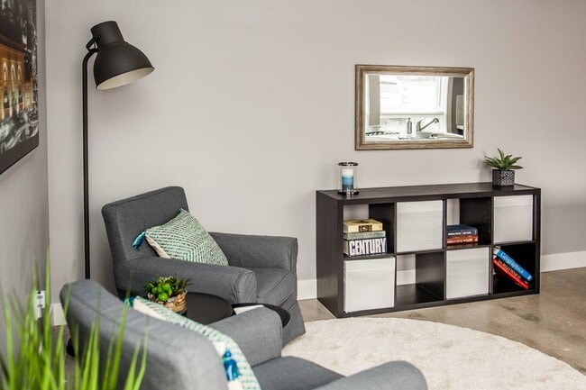 Photo - Welcome to Urban Studio 43 – Comfort, Convenience & Contemporary living in South Kansas City