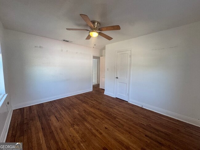 Photo - 324 N Main St