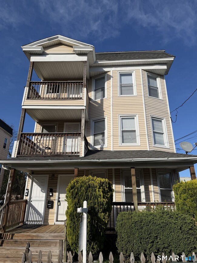 Building Photo - 142 Cowles St