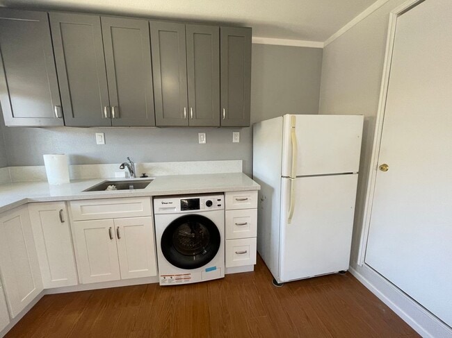 Photo - 148 W Hall Ave