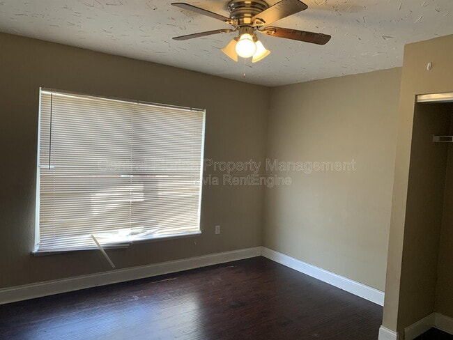 Photo - 4300 Iveyglen Ave