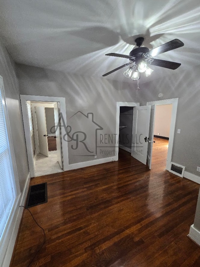 Photo - 103 E 17th St