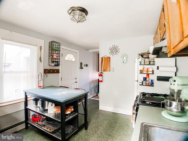 Photo - 227 N Main St Unit B