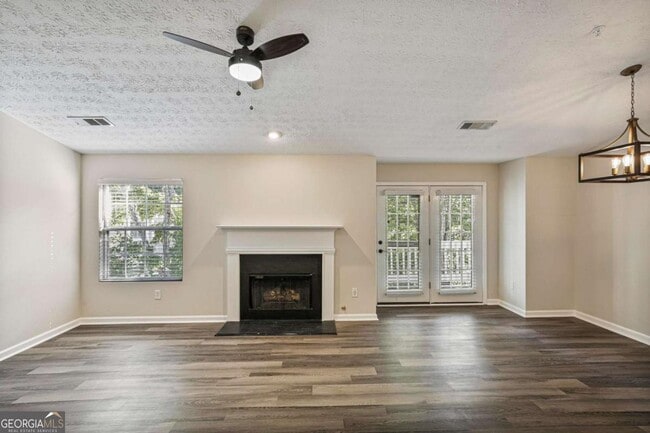 Photo - 1371 Keys Crossing Dr NE